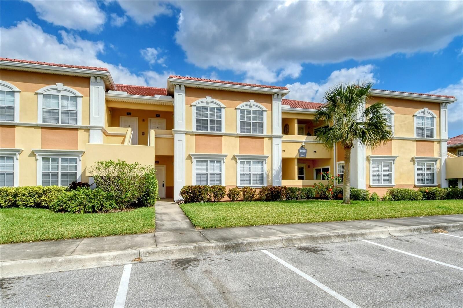 Property Photo:  1040 Villagio Circle 103  FL 34237 