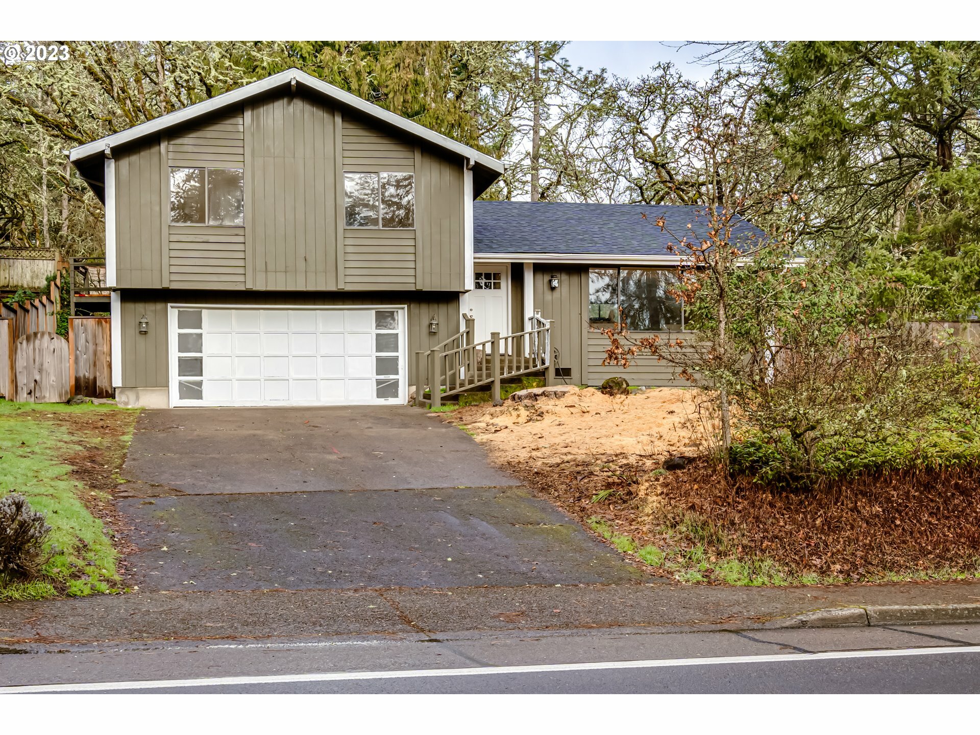 4450 Fox Hollow Rd  Eugene OR 97405 photo