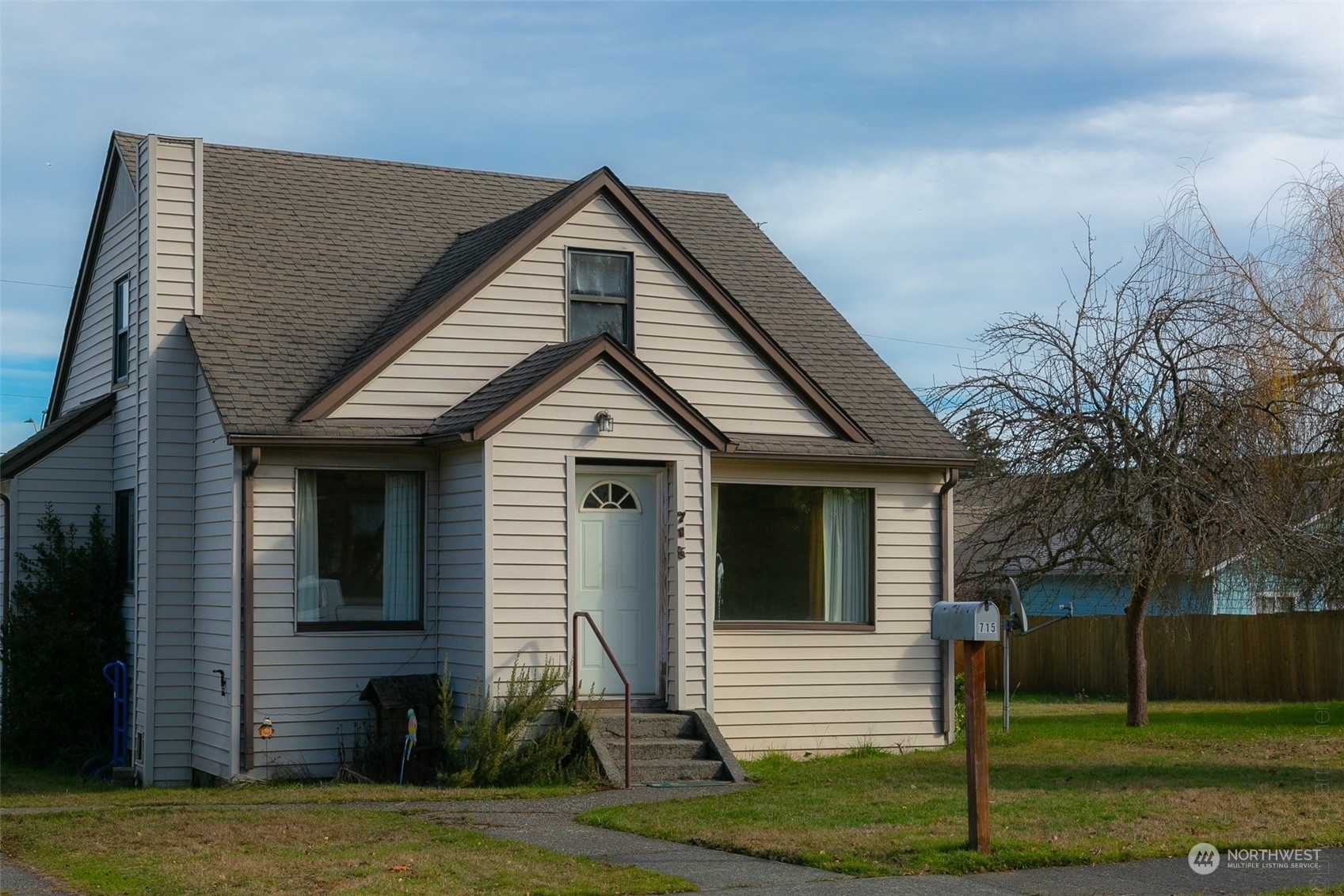 Property Photo: 715 6th Street WA 98362