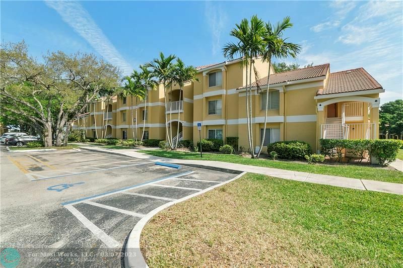 Property Photo:  2425 NW 33rd St 1309  FL 33309 