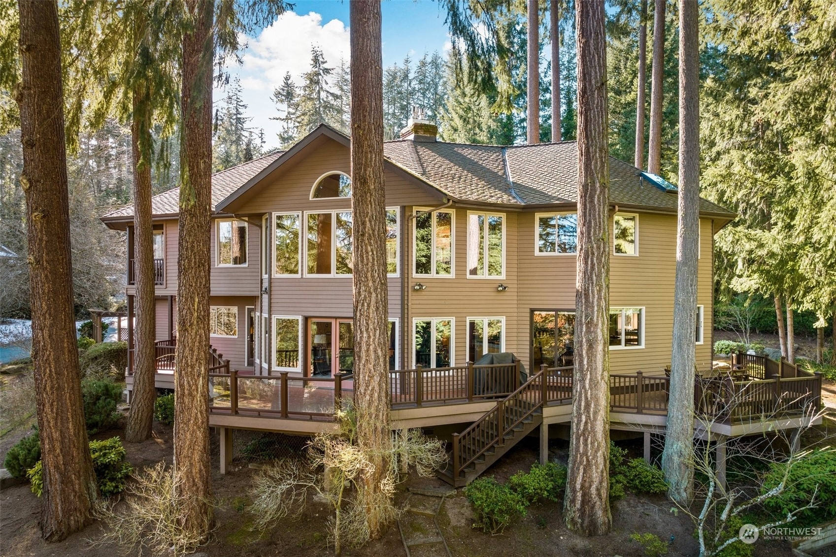 Property Photo:  2040 156th Avenue SE  WA 98007 