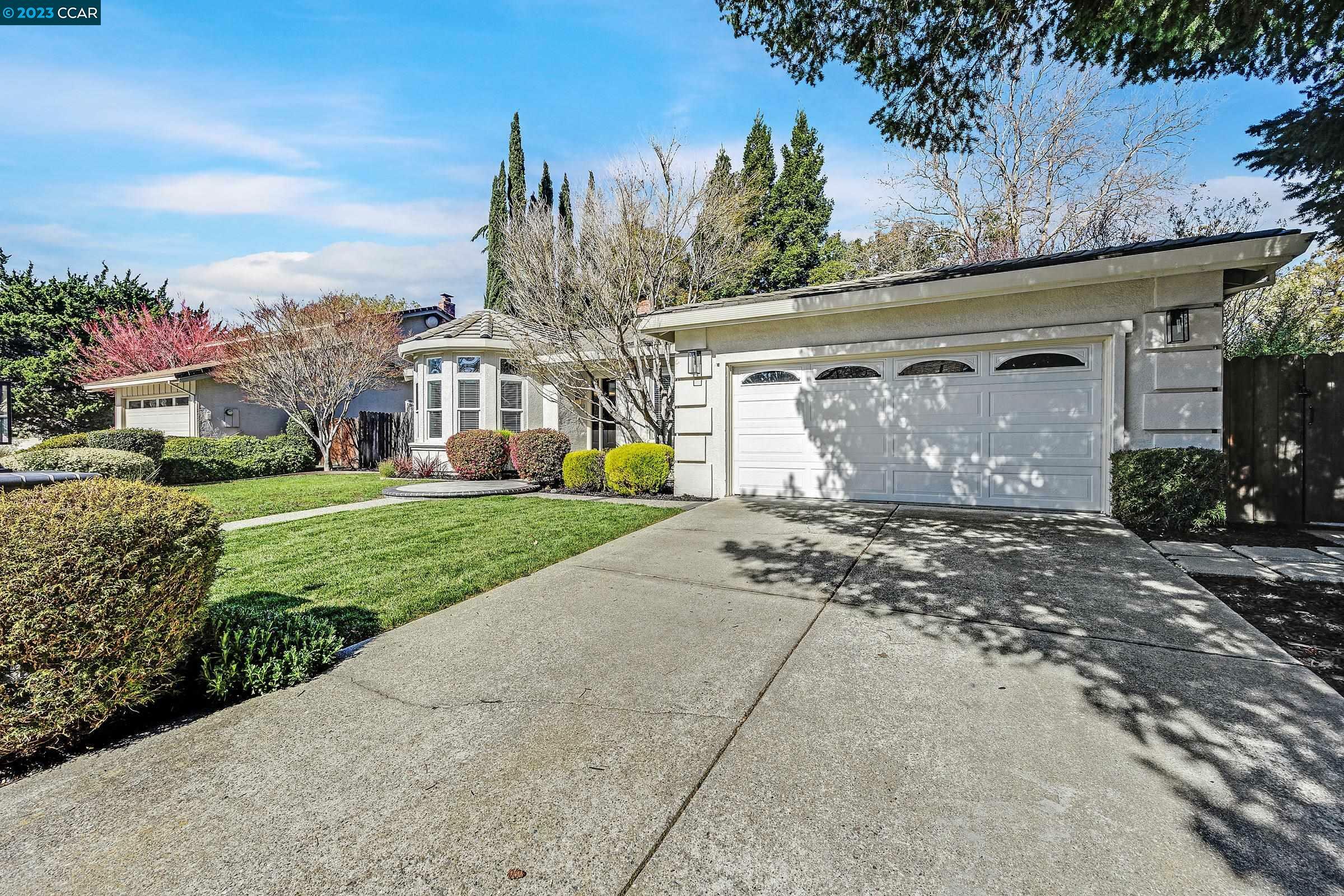 Property Photo:  210 Daylight Pl  CA 94526 
