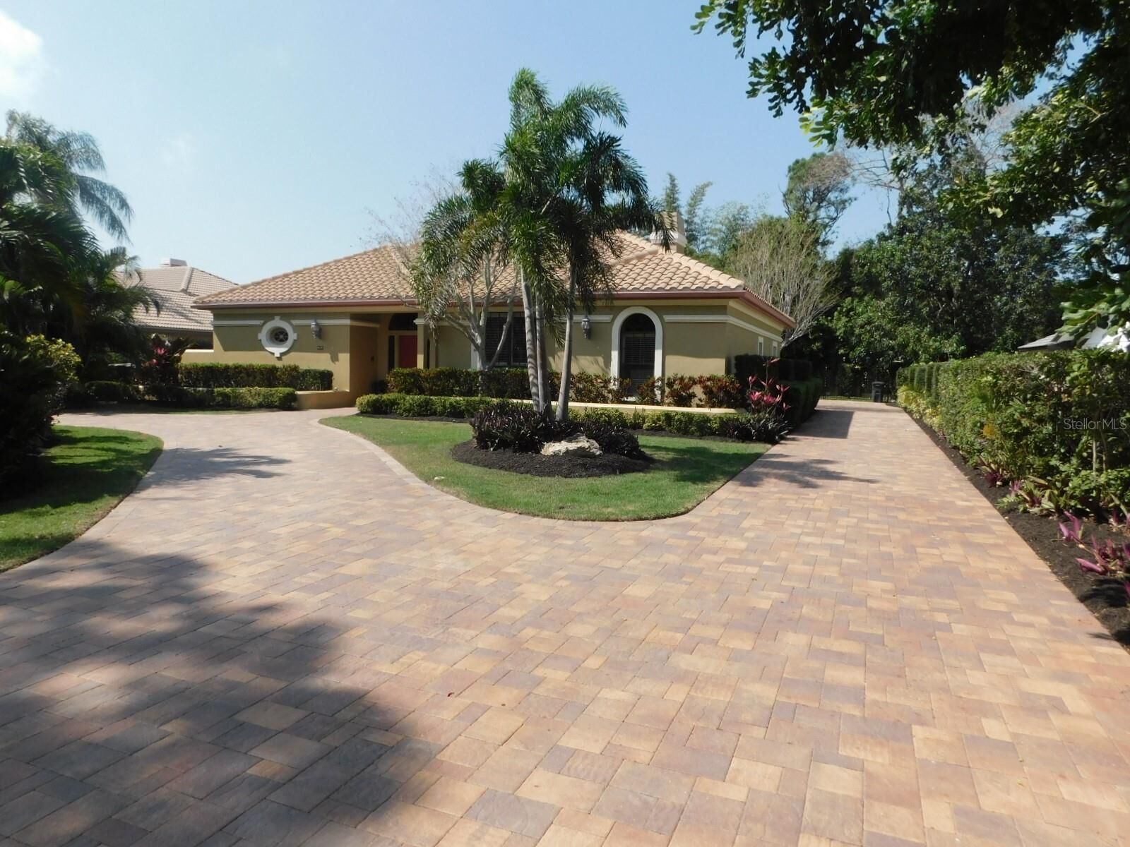 Property Photo:  4638 Pine Harrier Drive  FL 34231 