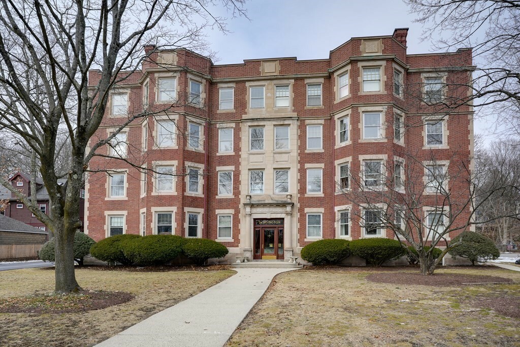 Property Photo: 135 Pleasant St 8 (Aka #22) MA 02476