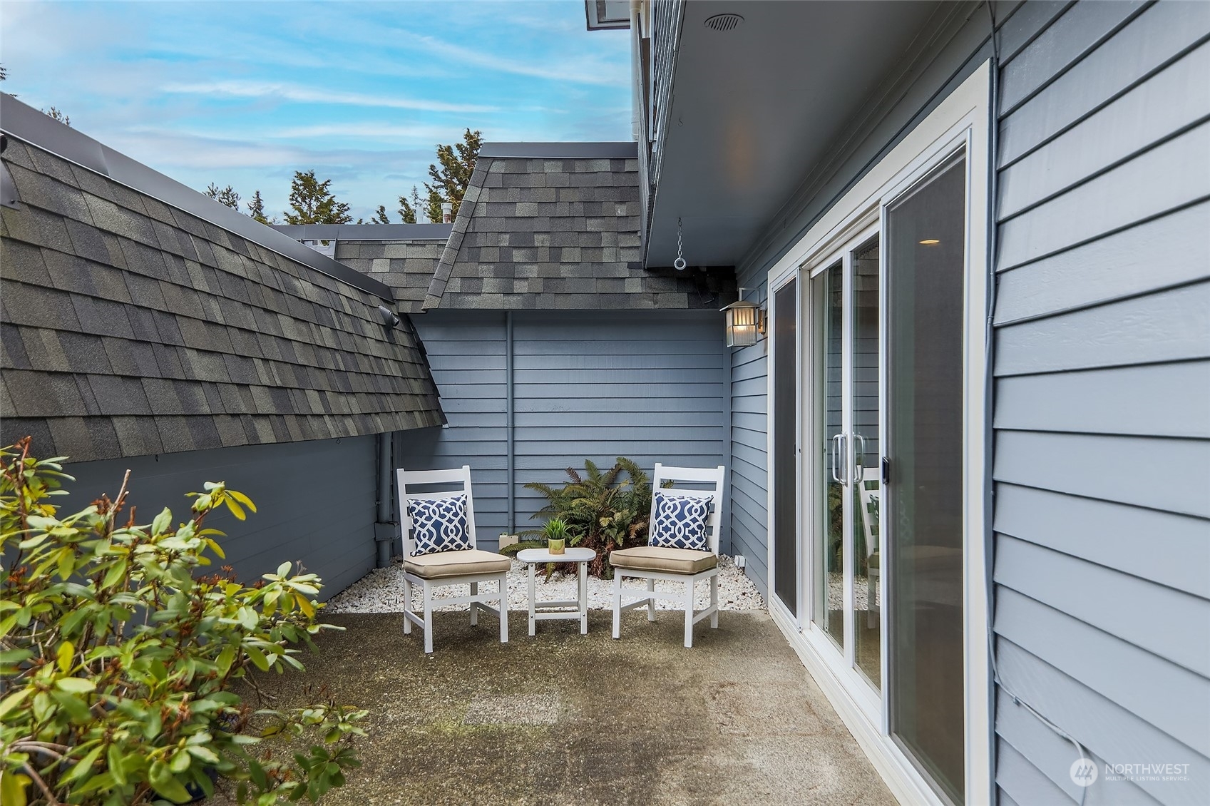 Property Photo:  2513 175th Avenue NE  WA 98052 