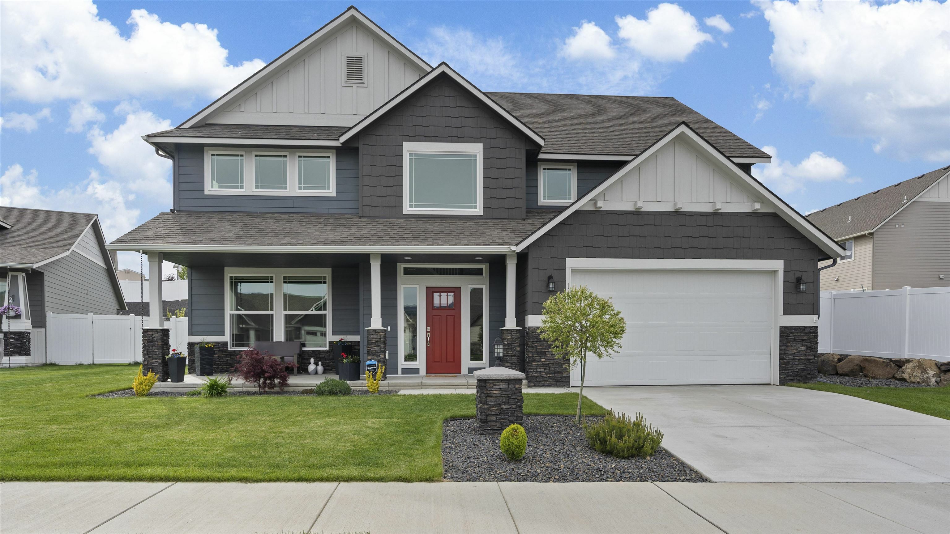 Property Photo: 1404 S Cavalier St WA 99016