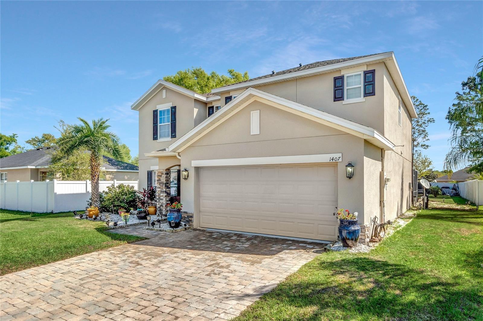 Property Photo: 1407 Osprey Hunt Ln FL 32736