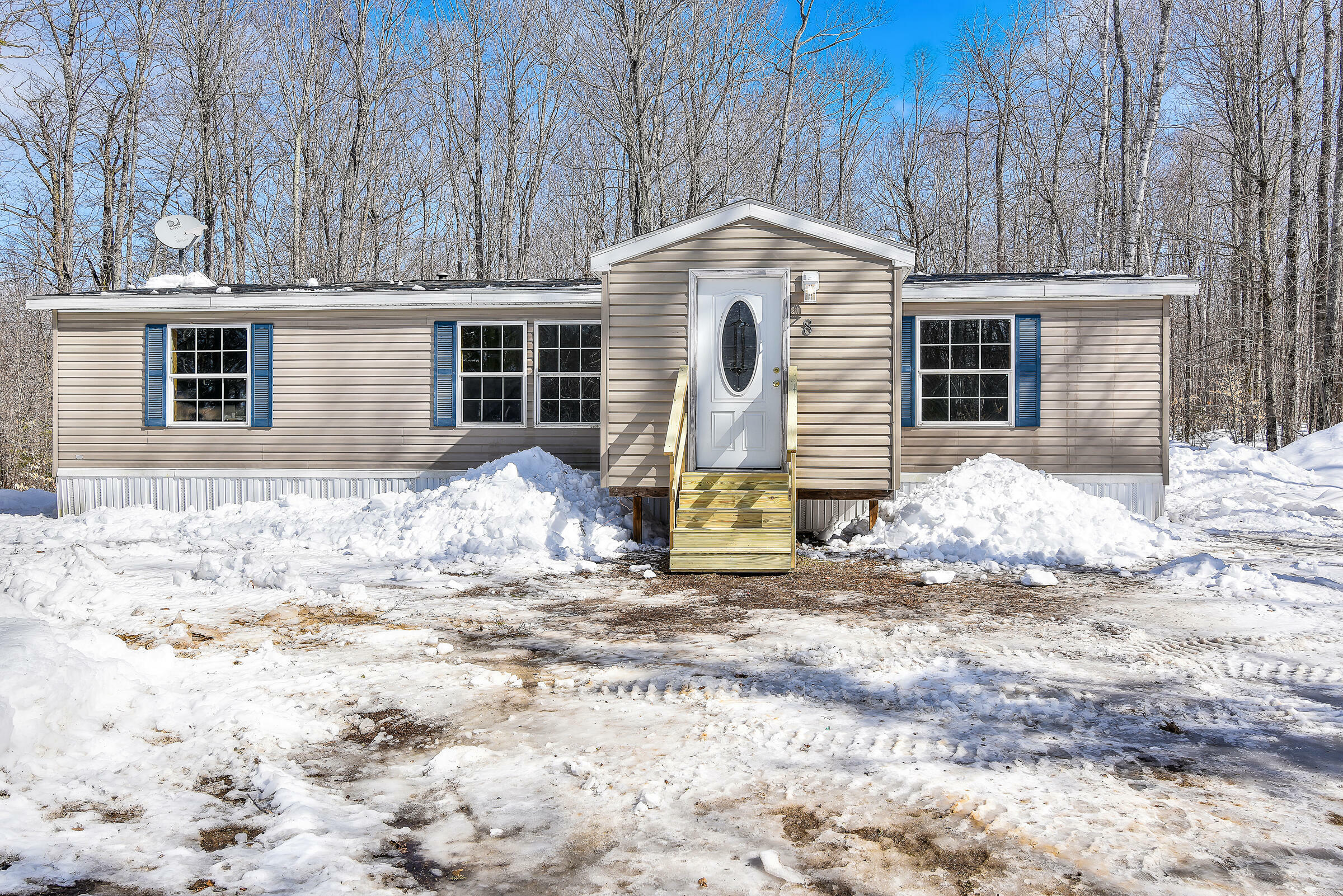 Property Photo: 8 Dakin Lane ME 04220