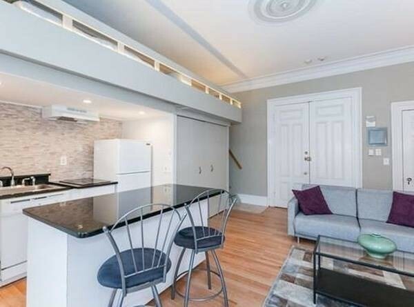 Property Photo:  376 Marlborough St. 3  MA 02115 