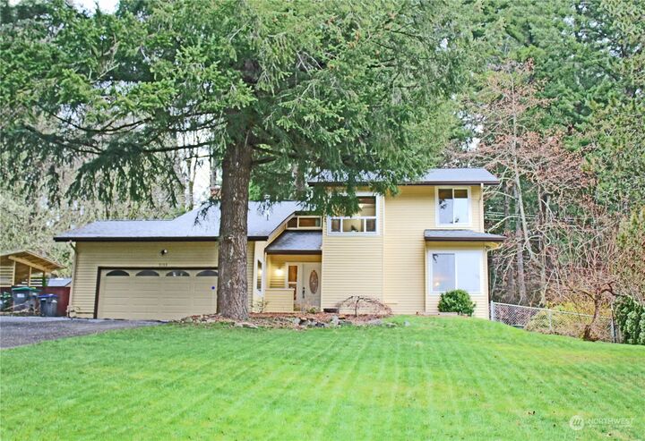 Property Photo:  5133 Country Club Way SE  WA 98367 