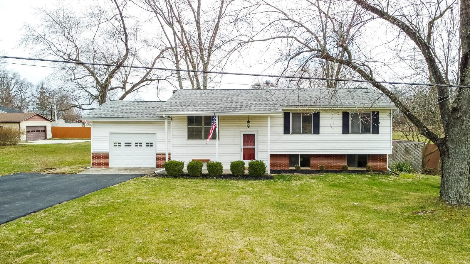 Property Photo:  511 Magnolia Drive  OH 43015 