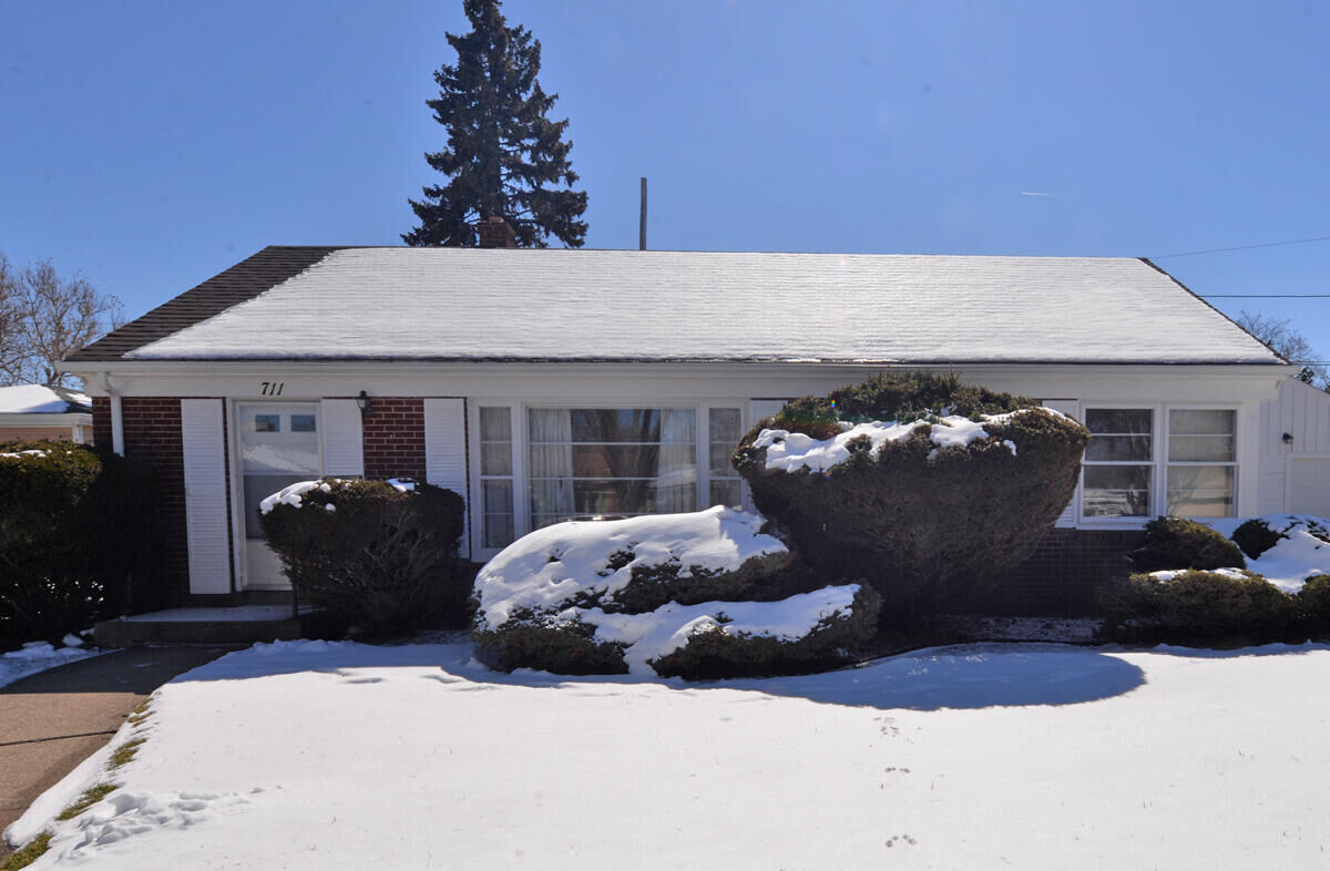 Property Photo:  711 Lombard Ave  WI 53402 