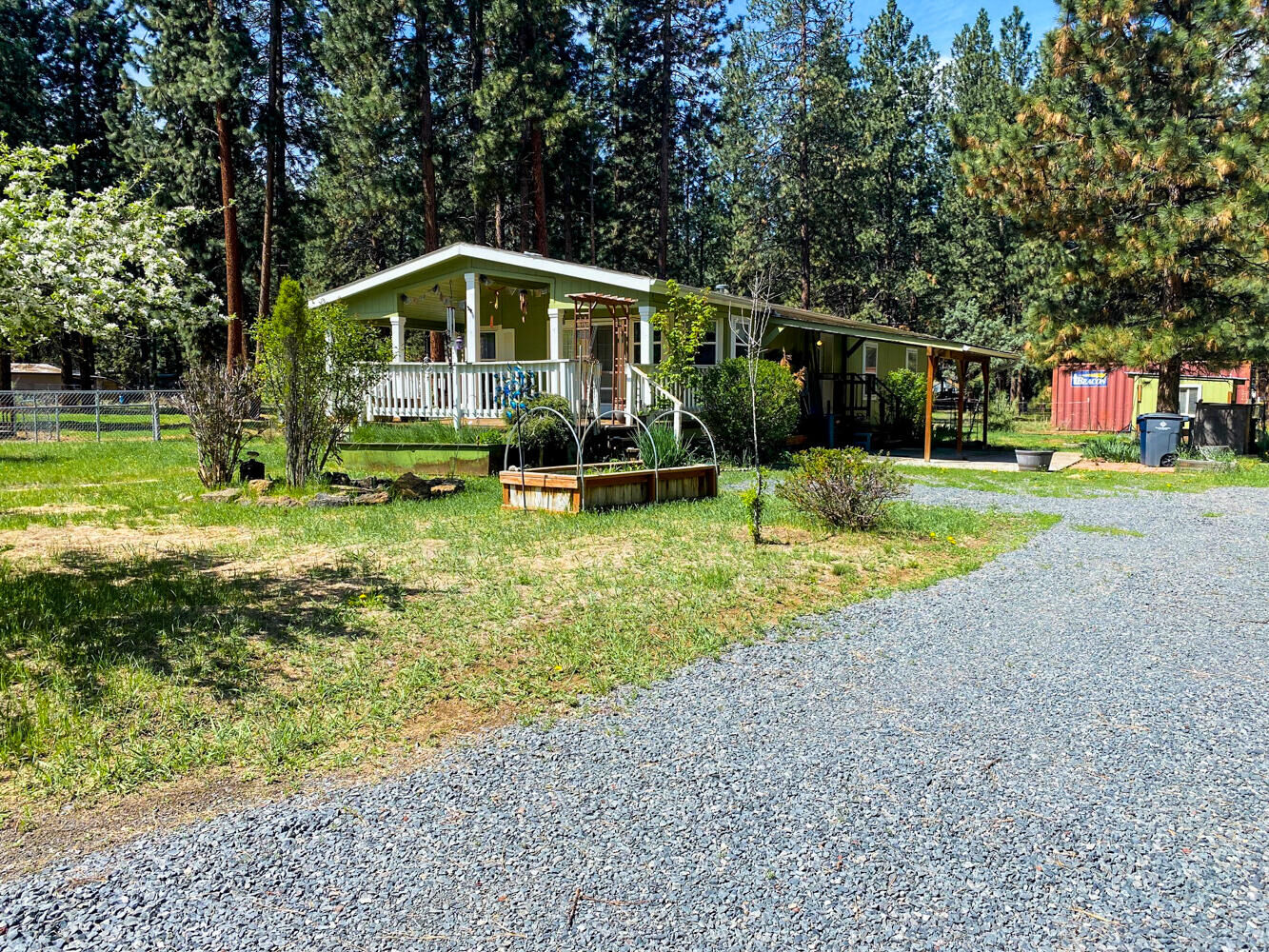 Property Photo: 59905 Cheyenne Road OR 97702