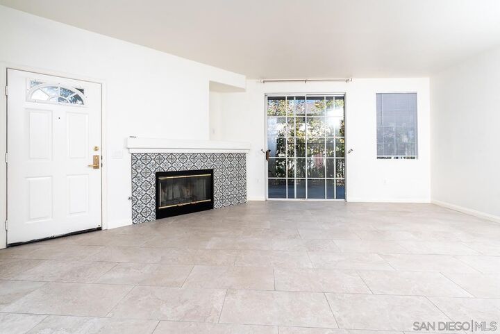 Property Photo:  12080 Tivoli Park Row 4  CA 92128 