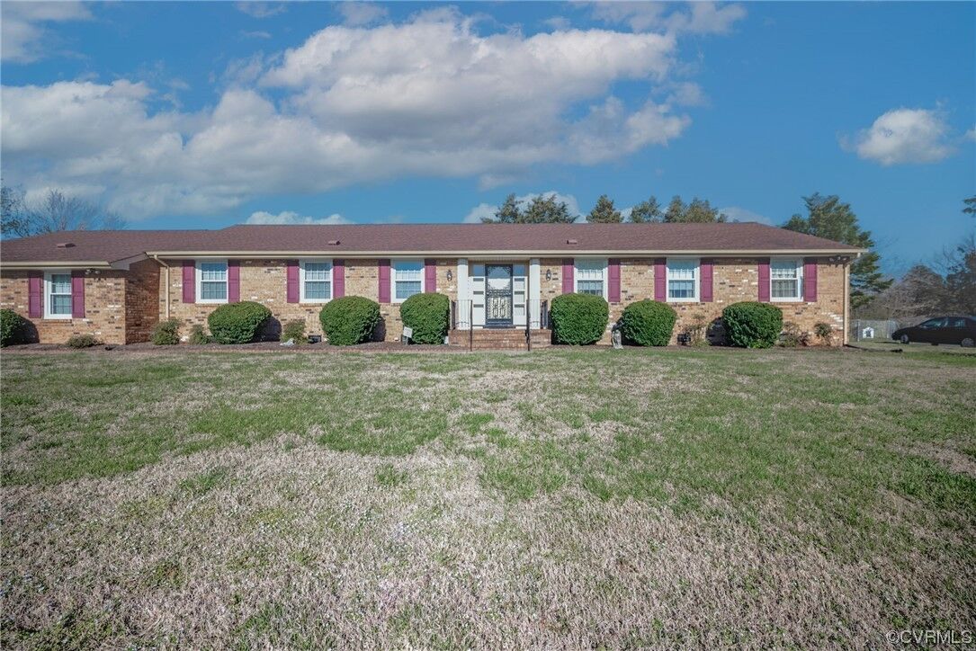 Property Photo:  4917 Woodstream Drive  VA 23803 