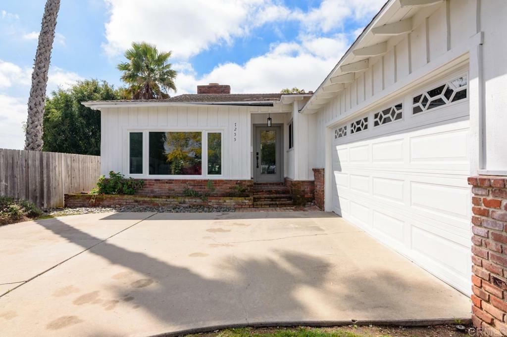 Property Photo: 7255 Volta Ct CA 92111