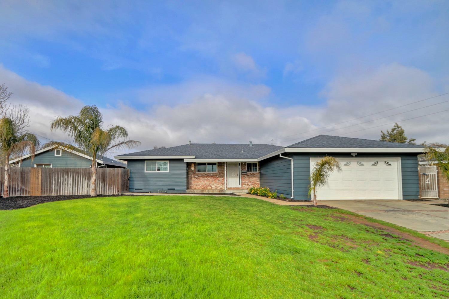 Property Photo: 7204 Gotham Court CA 95828