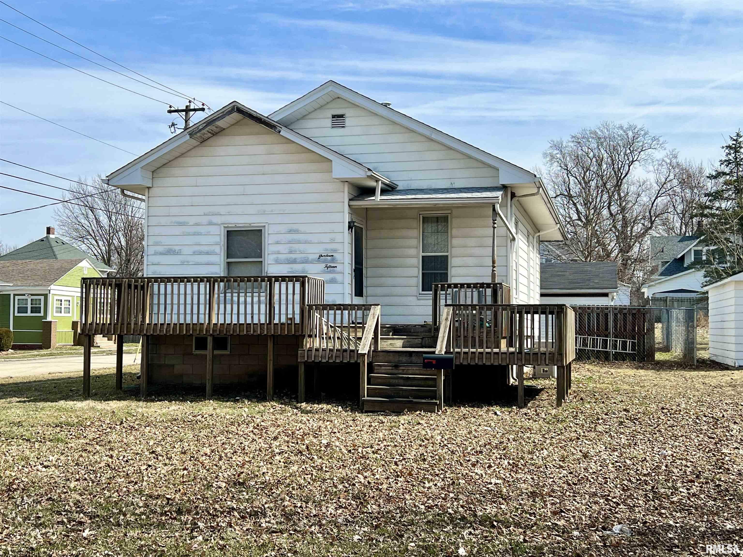 Property Photo: 1315 N Cedar Street IL 61401