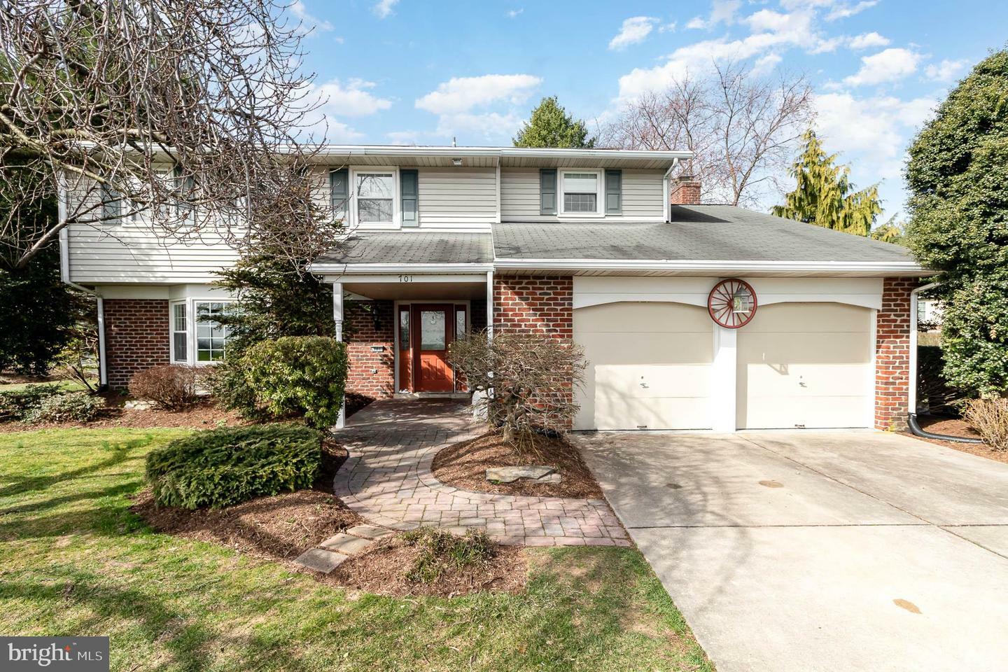 Property Photo: 701 Colony Drive PA 17078