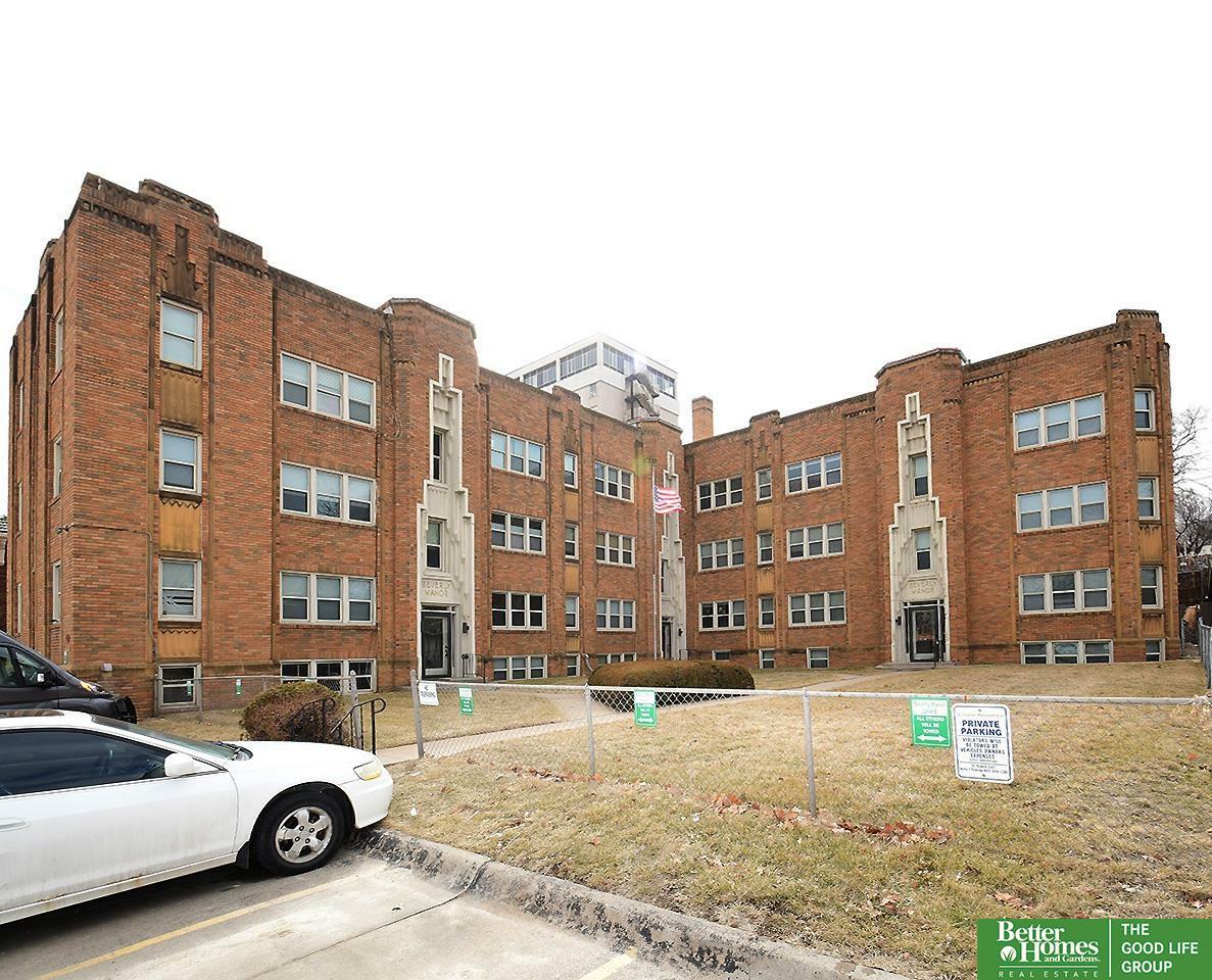 Property Photo:  128 N 31st Street 23  NE 68131 