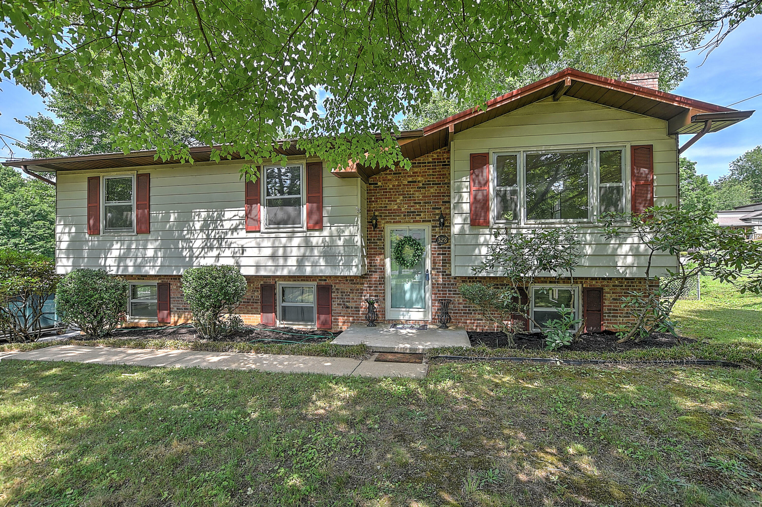 328 Lynn Road  Johnson City TN 37604 photo