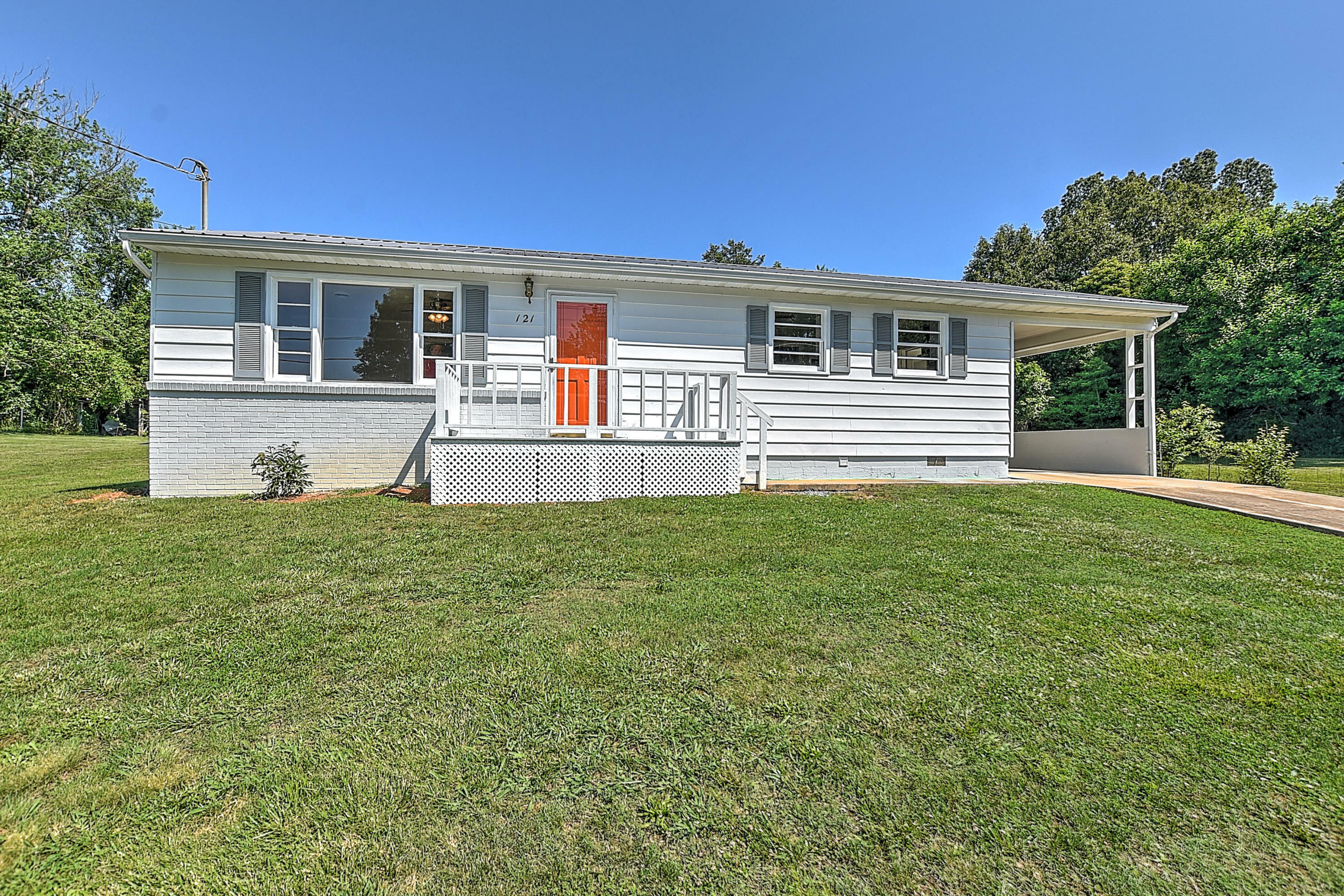 Property Photo:  121 Woodlyn Street  TN 37743 