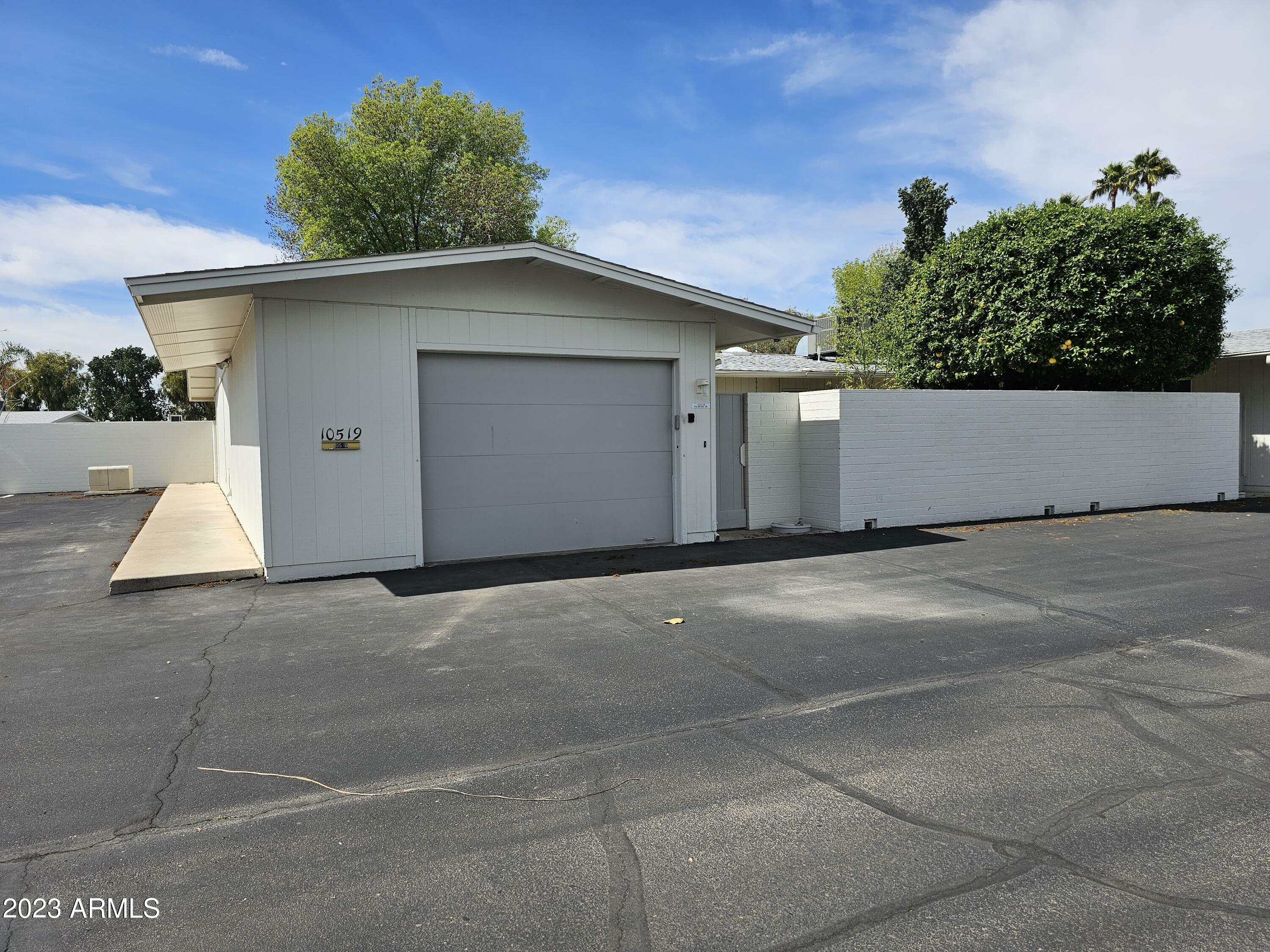 Property Photo:  10519 W Palmeras Drive  AZ 85373 