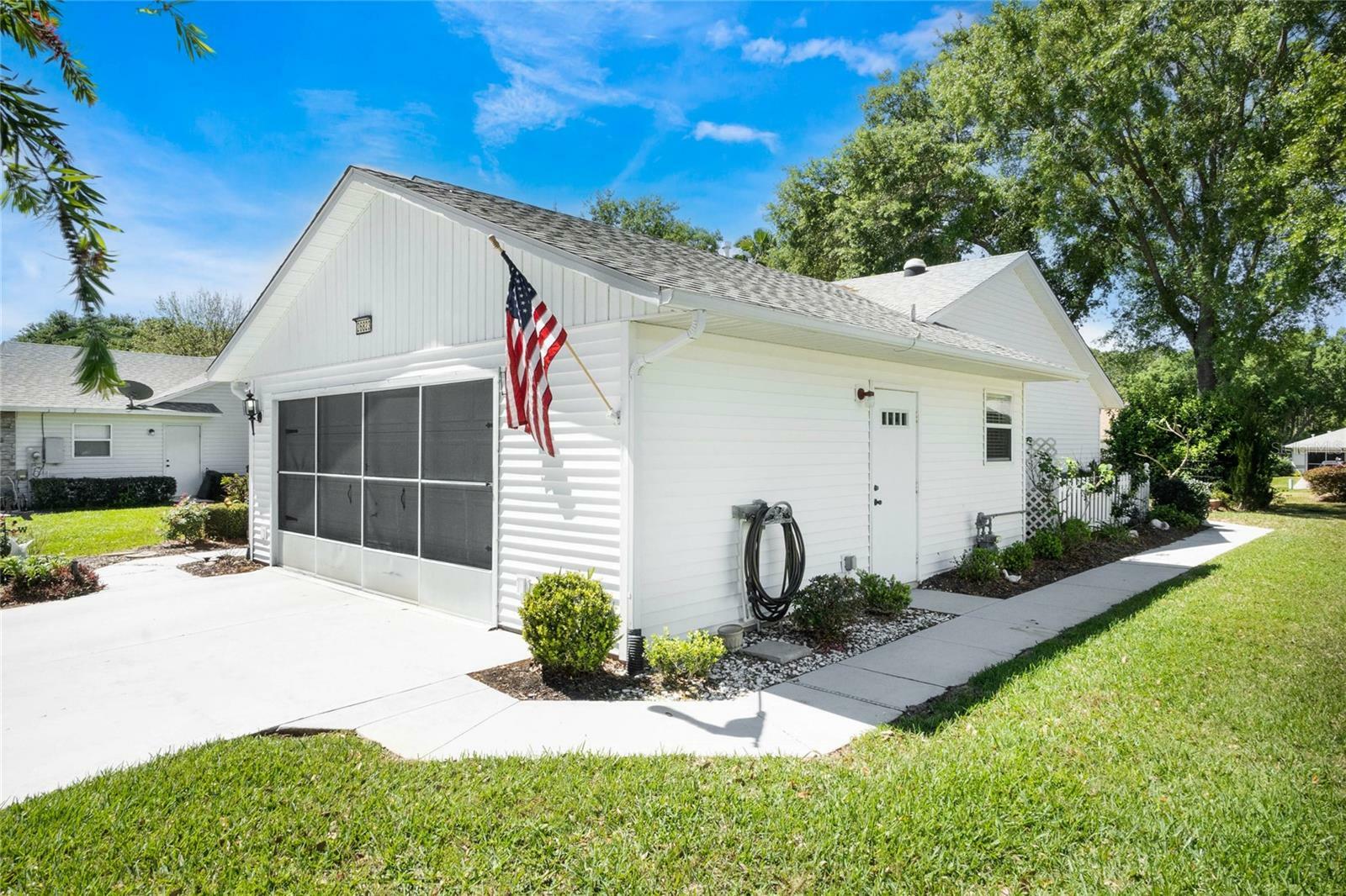 Property Photo:  26823 Forest Hills Street  FL 34748 