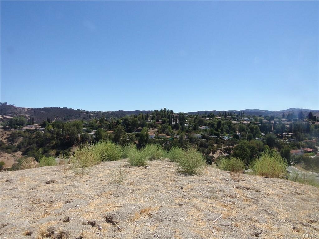 Property Photo:  22556 Uhea Road  CA 91364 