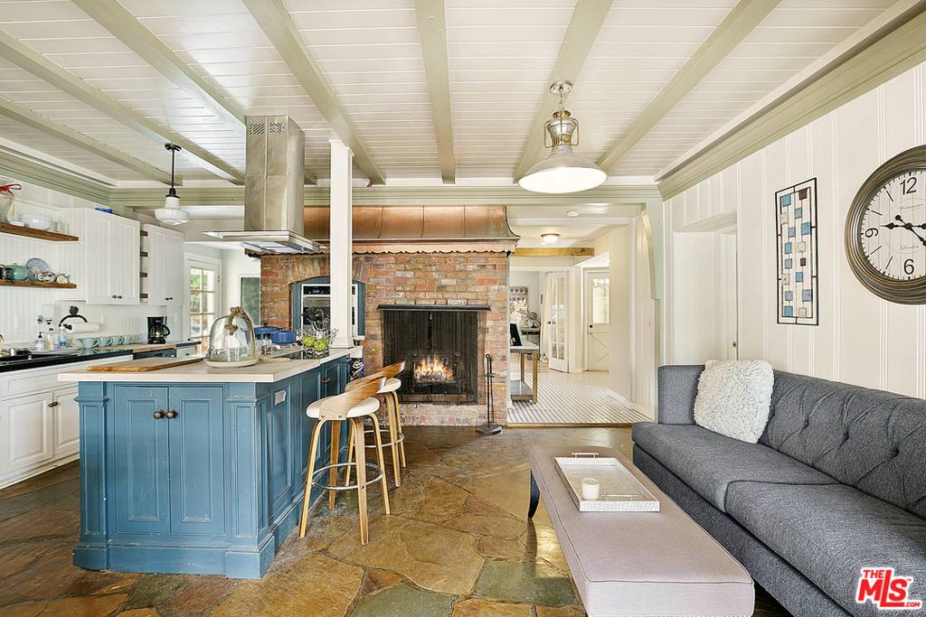 Property Photo: 9764 Danube Avenue CA 91343