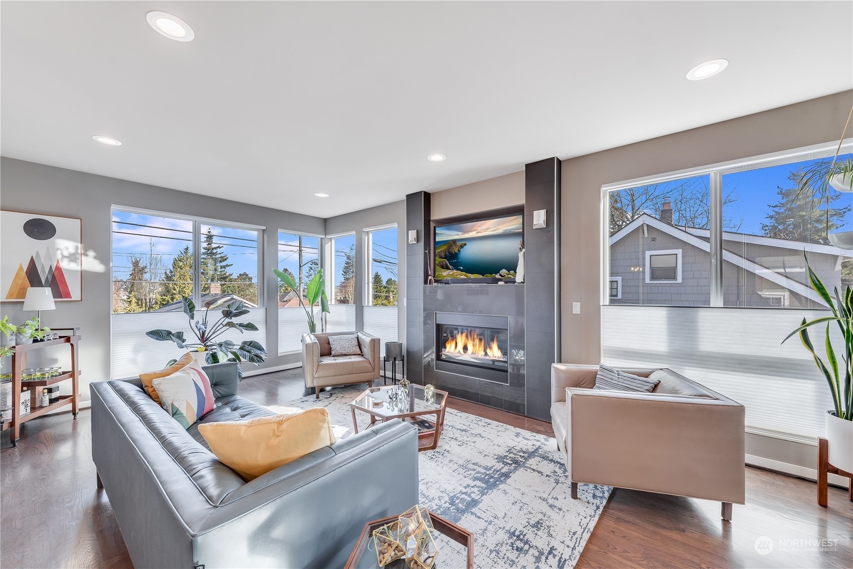 Property Photo: 6113 32nd Avenue NW WA 98107