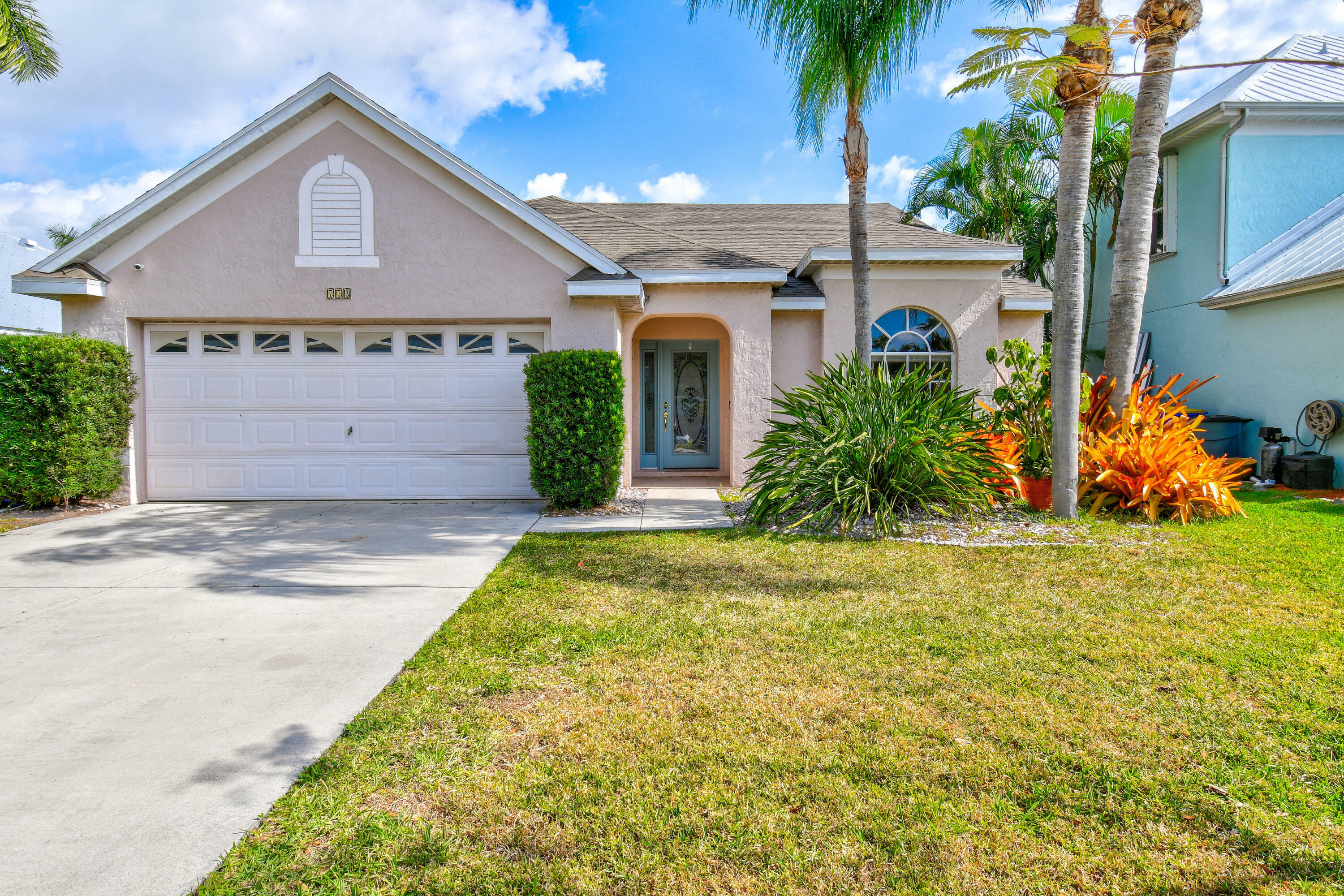 Property Photo:  773 NW Waterlily Place  FL 34957 