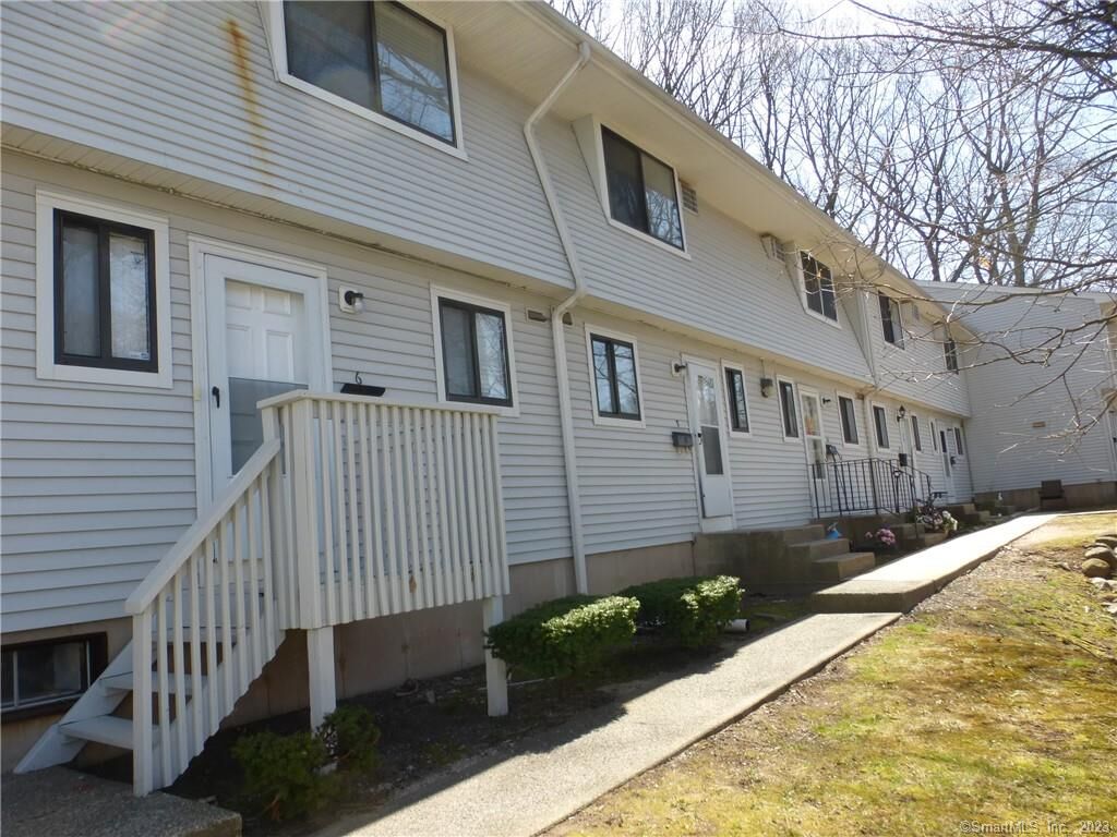 Property Photo:  61 Bentwood Drive 7  CT 06705 