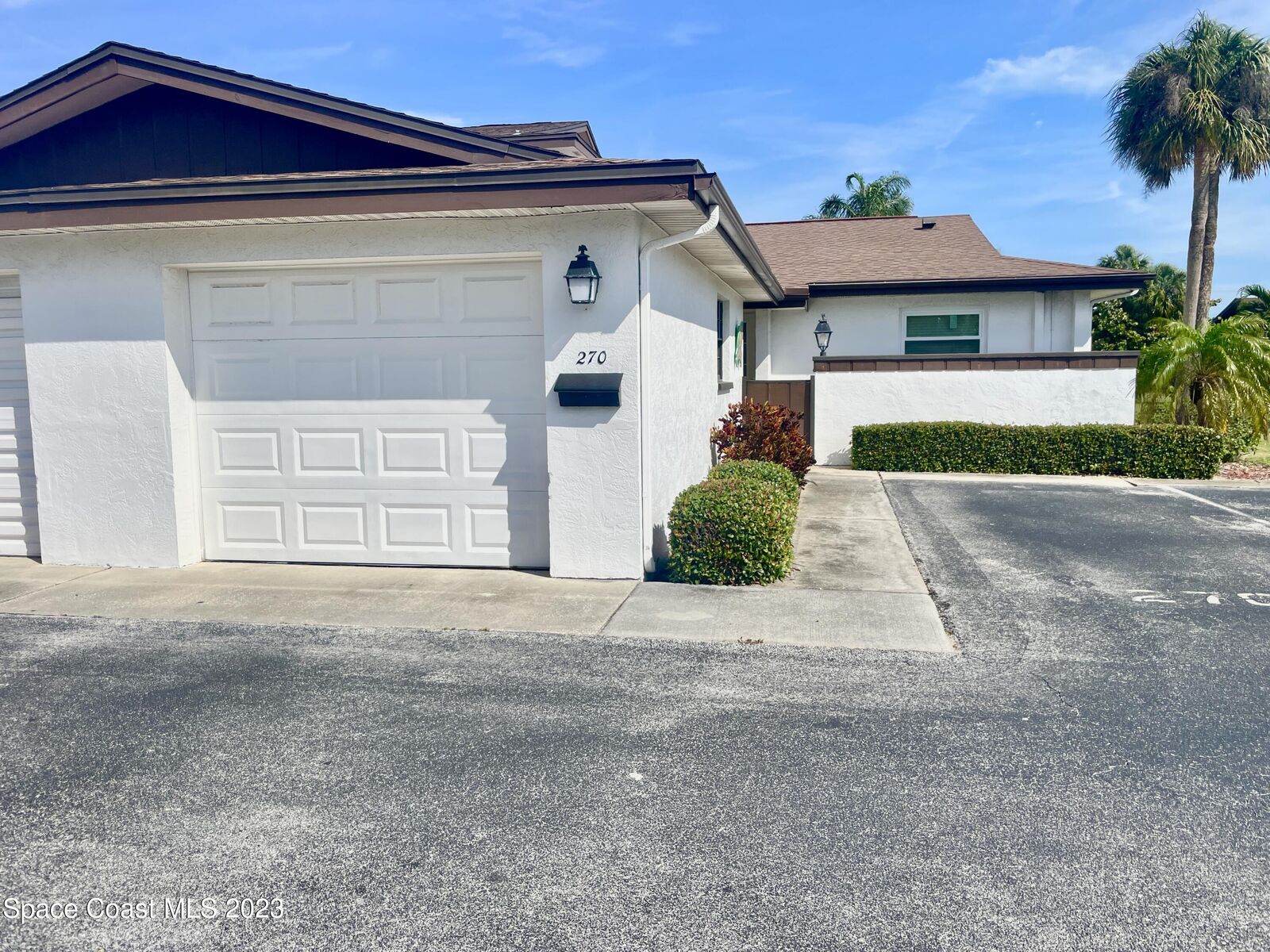 Property Photo:  270 Queens Court  FL 32937 