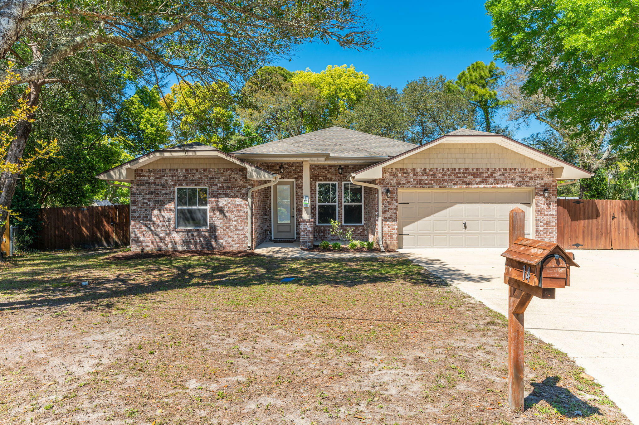 Property Photo:  14 SE Okahatchee Circle  FL 32548 