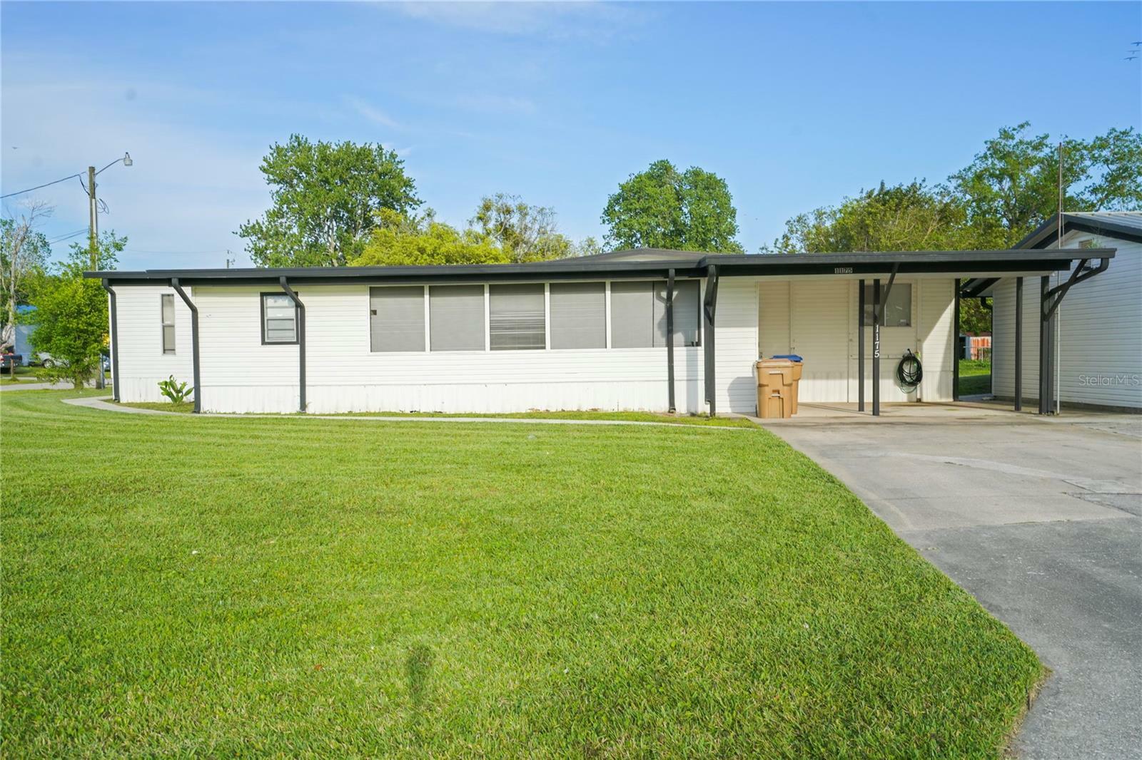 Property Photo:  1175 Pineapple Way  FL 34741 