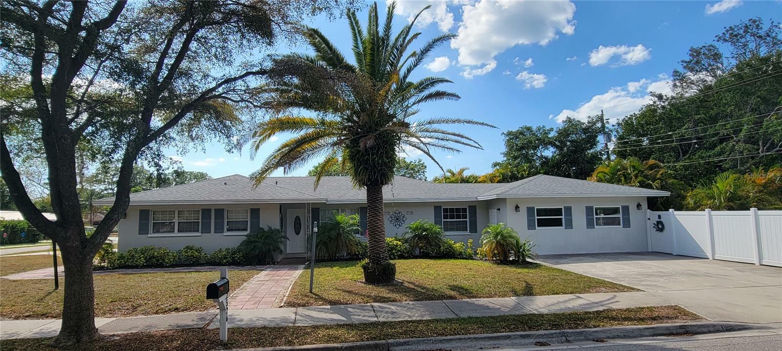 2526 S East Avenue  Sarasota FL 34239 photo