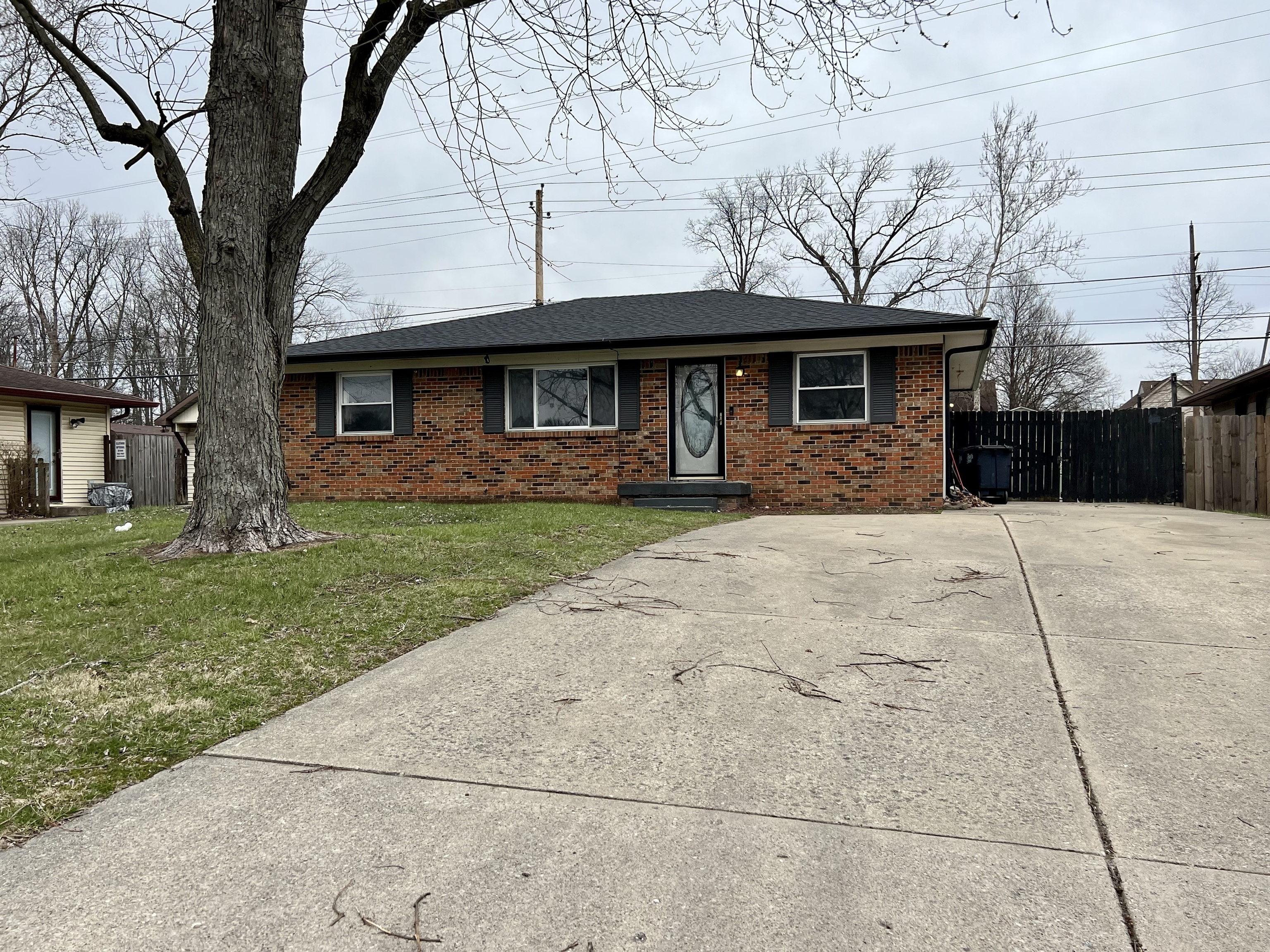 4220 Redfern Drive  Indianapolis IN 46237 photo