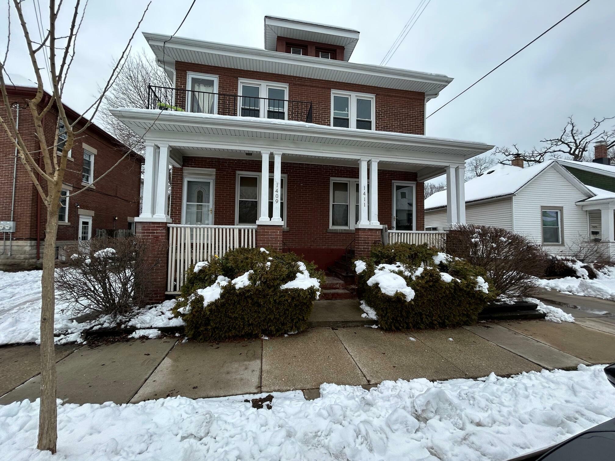 Property Photo:  1409 Grange Ave  WI 53405 