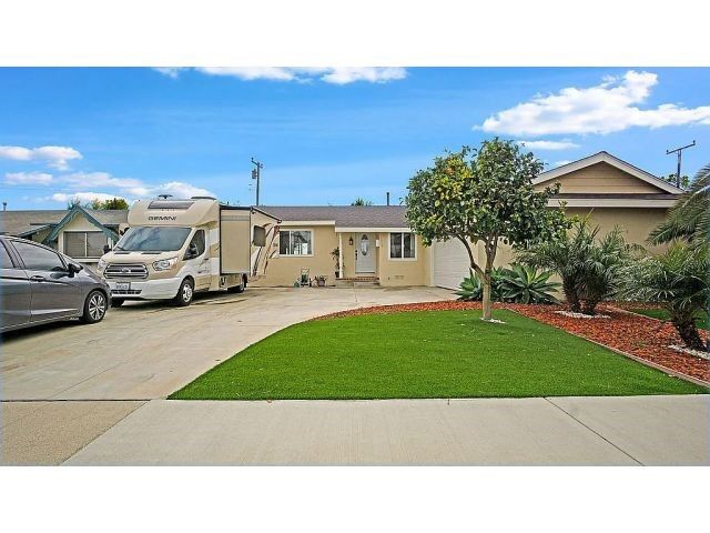 Property Photo:  5372 Hendricksen Drive  CA 92649 