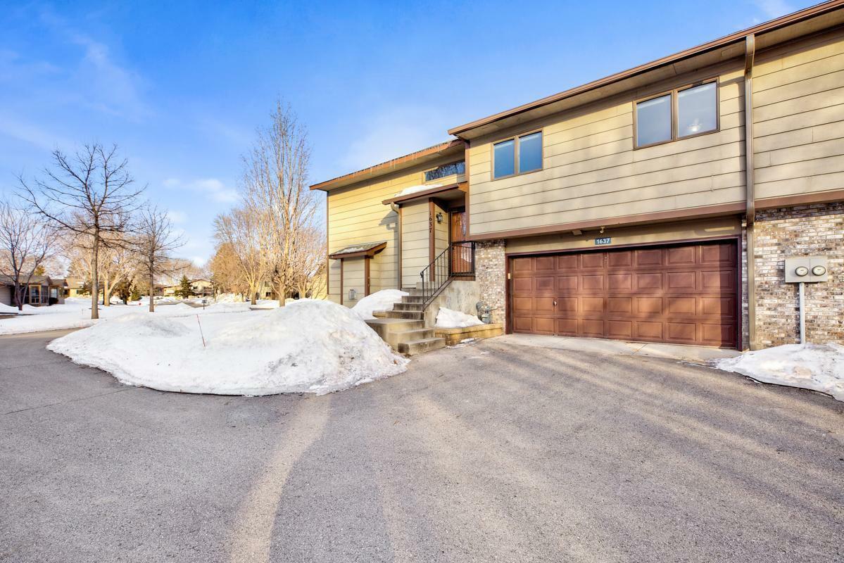 Property Photo: 1637 Pheasantwood Trail MN 55057