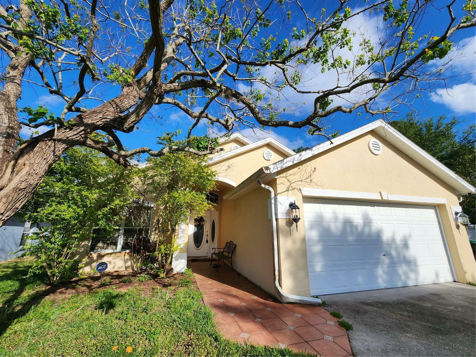 Property Photo:  576 Tree Shore Drive  FL 32825 