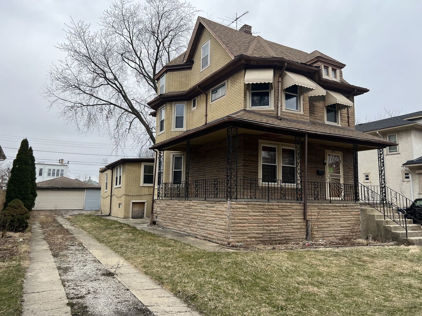 Property Photo:  130 S 15th Avenue  IL 60153 