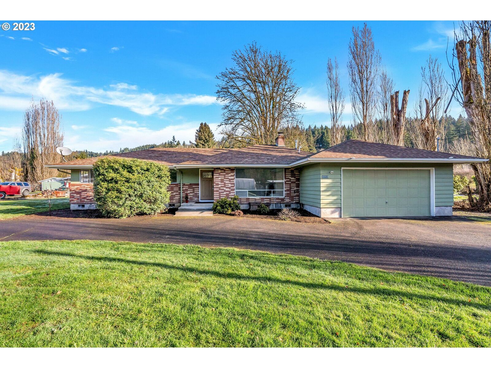 Property Photo: 32213 Branch Rd OR 97056