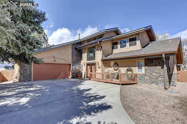 Property Photo:  2864 Country Club Place  CO 80909 