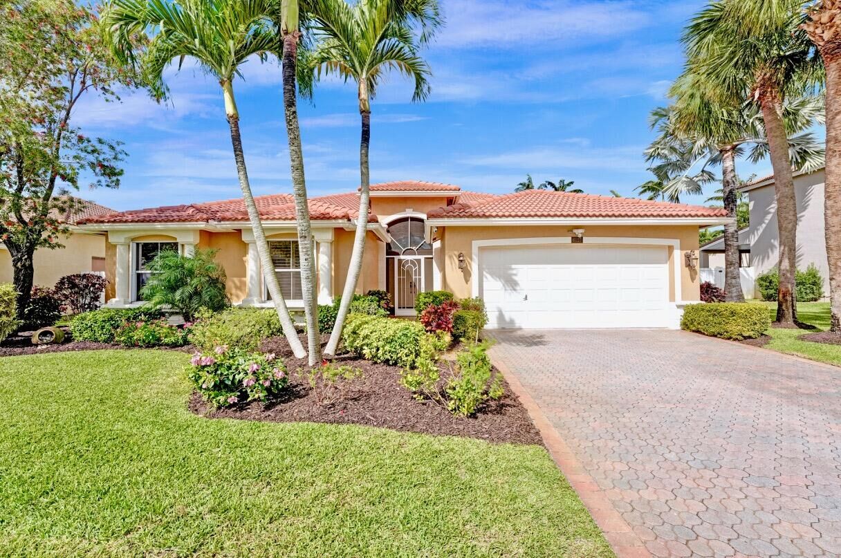 Property Photo:  6127 Indian Forest Circle  FL 33463 