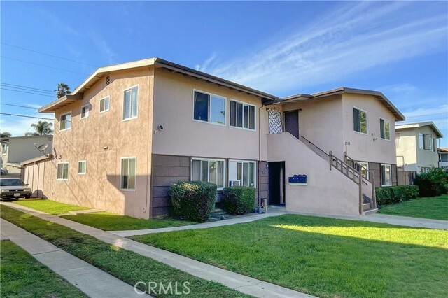 Property Photo:  2516 S Rosewood Avenue  CA 92707 