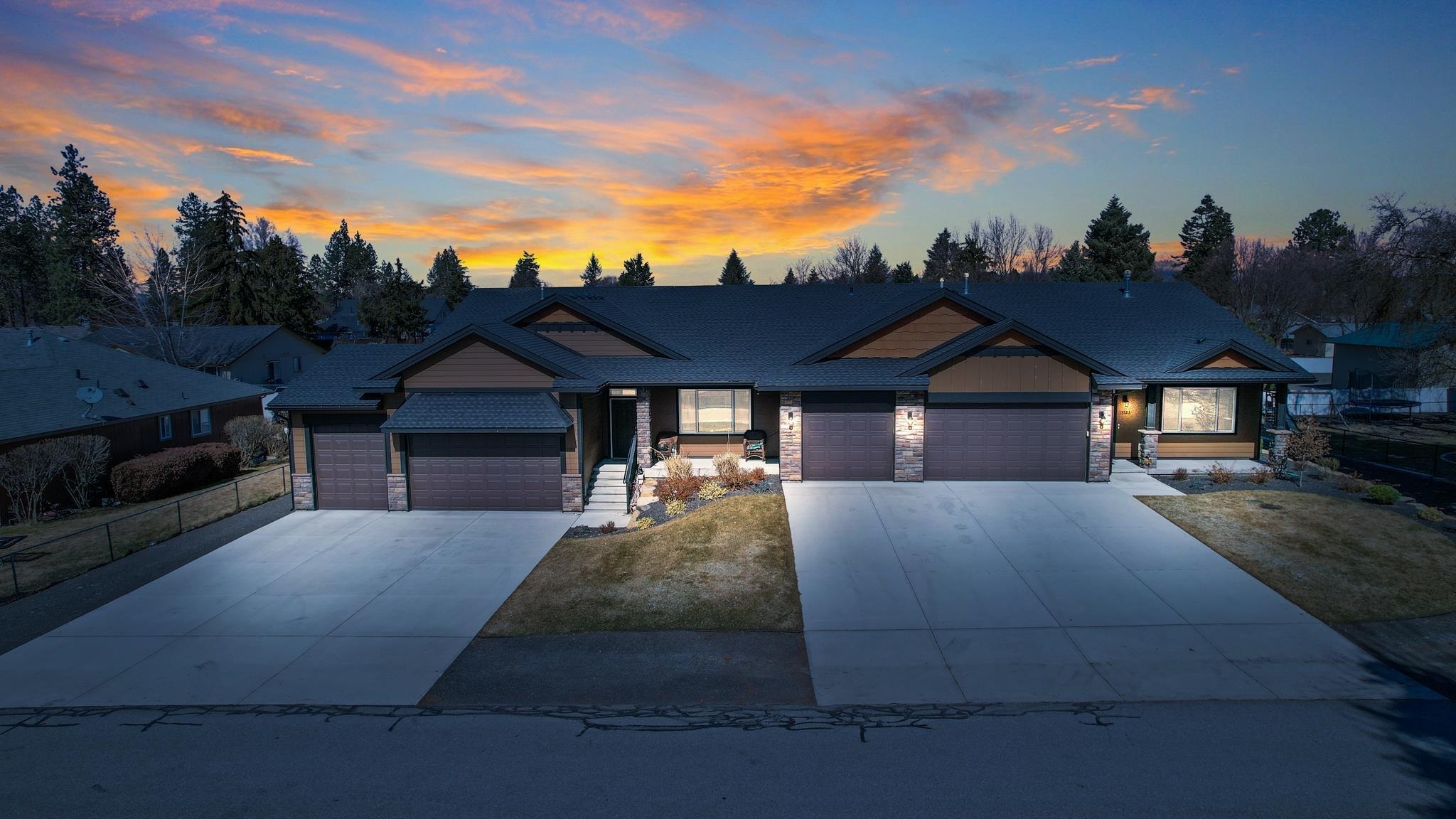 Property Photo: 13521 E 20th Ave 13523 WA 99216