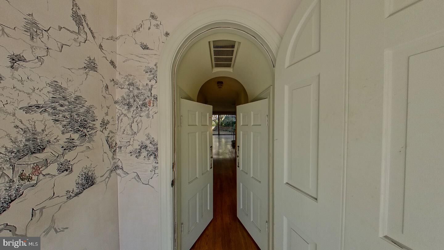 Property Photo:  3047 W Lane Kys NW  DC 20007 