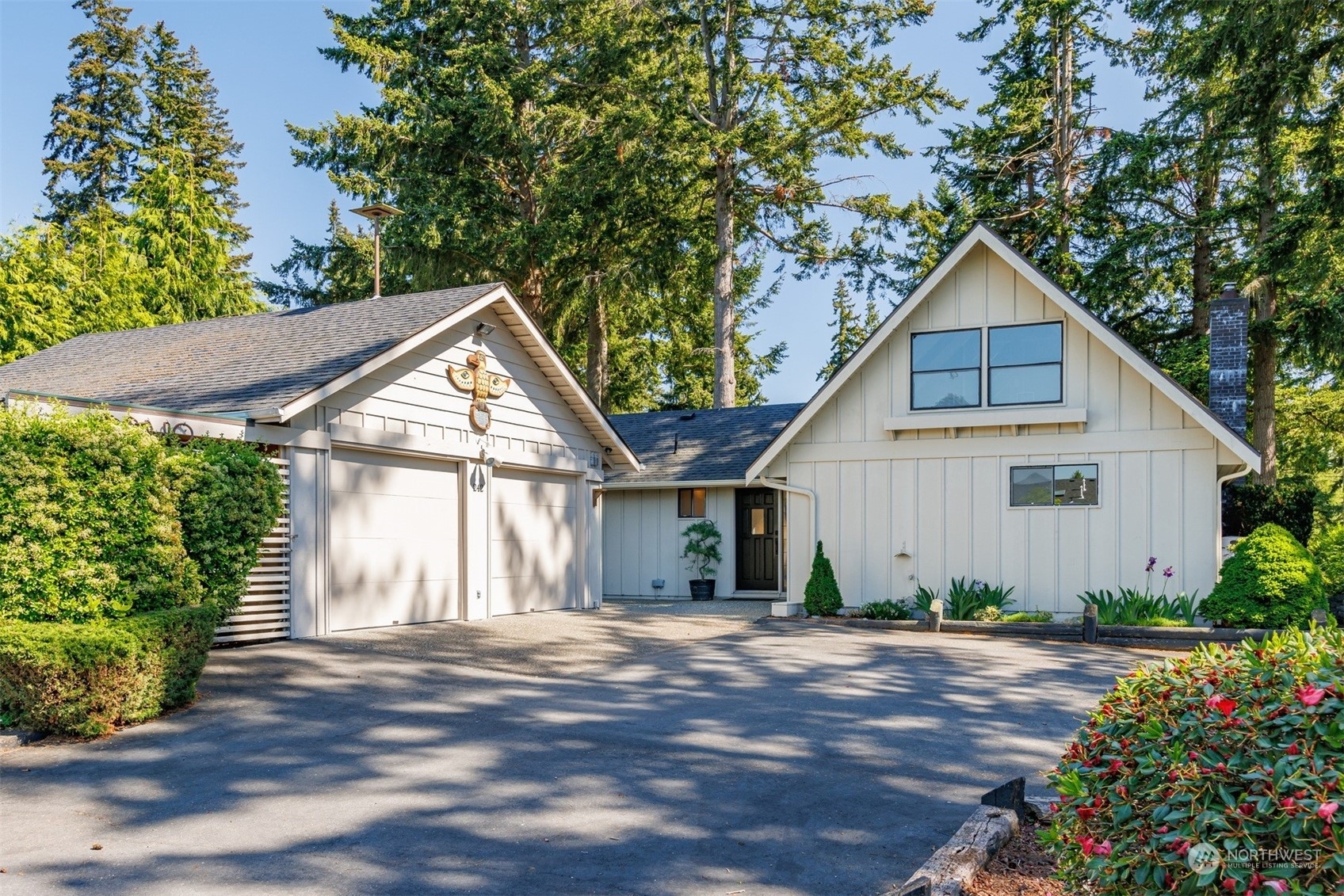 Property Photo:  242 Camaloch Drive  WA 98282 